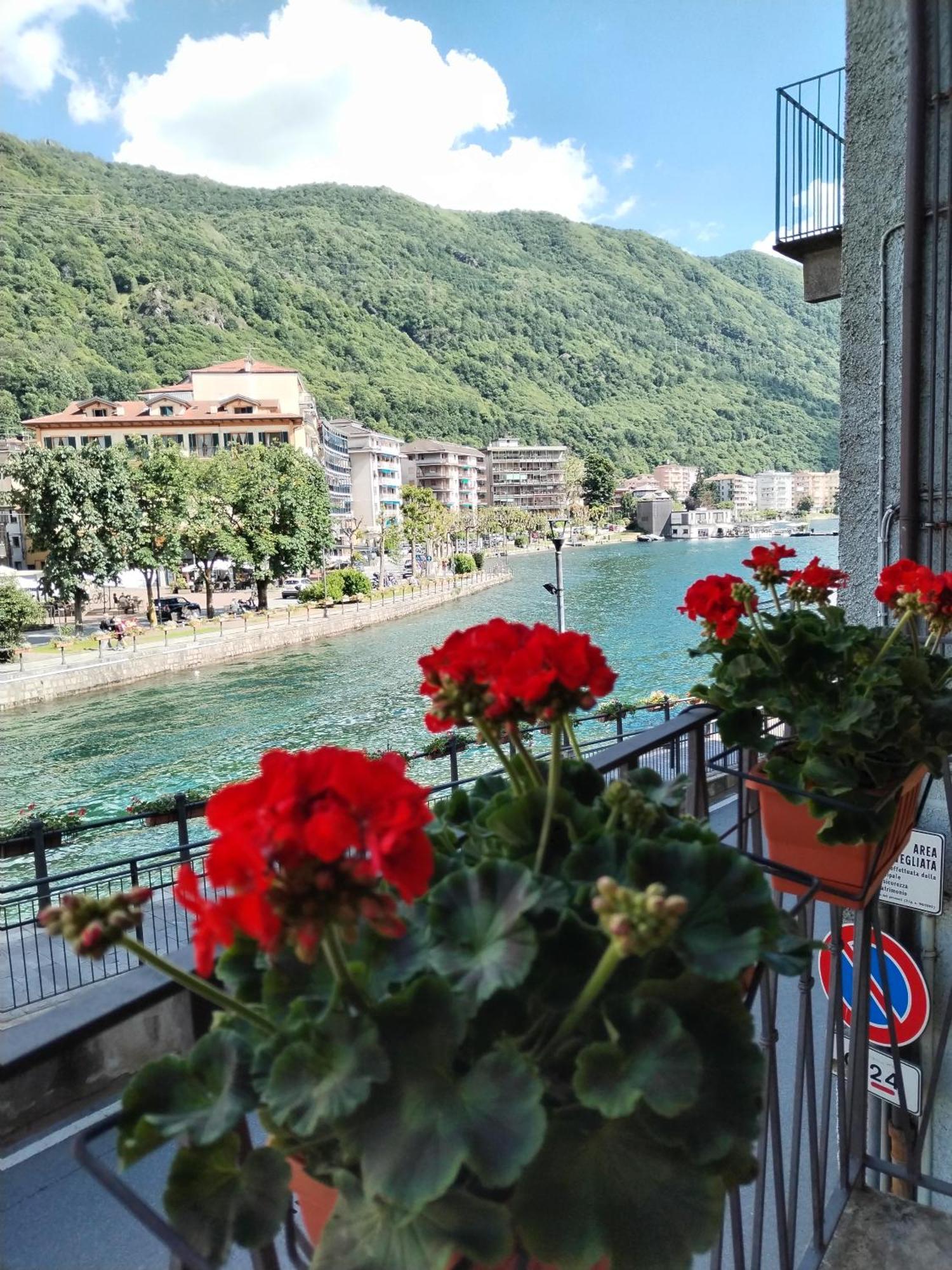 Un Balcone Sul Lago Оменья Екстер'єр фото
